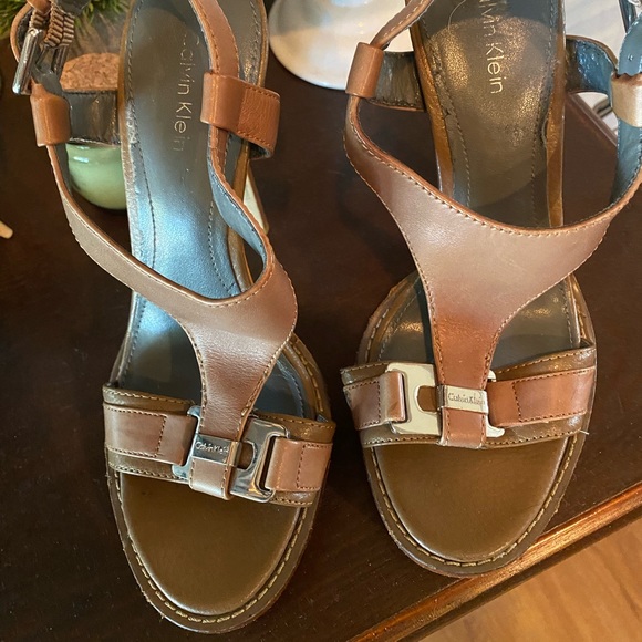 Calvin Klein tan platform heels - Picture 2 of 10